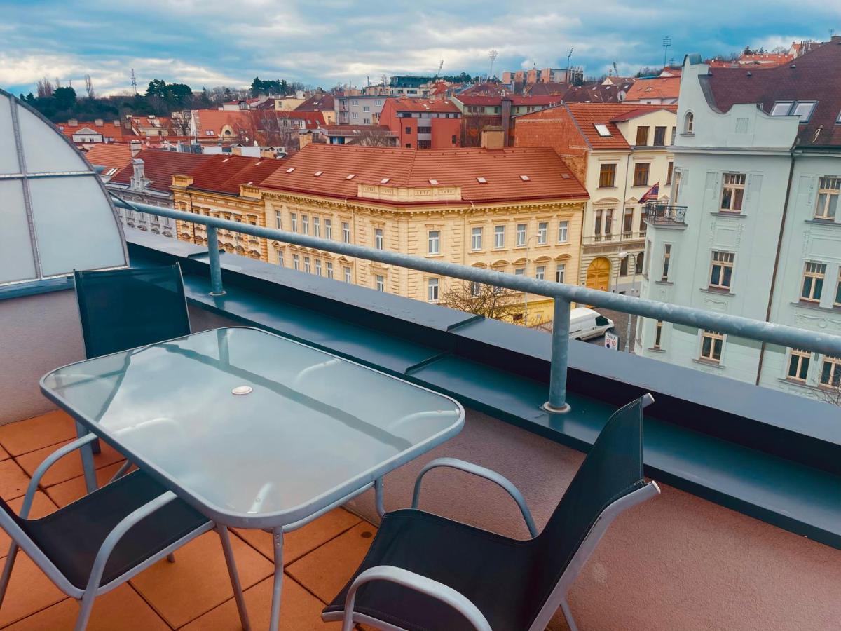 Downtown Suites Belohorska Praha Bagian luar foto